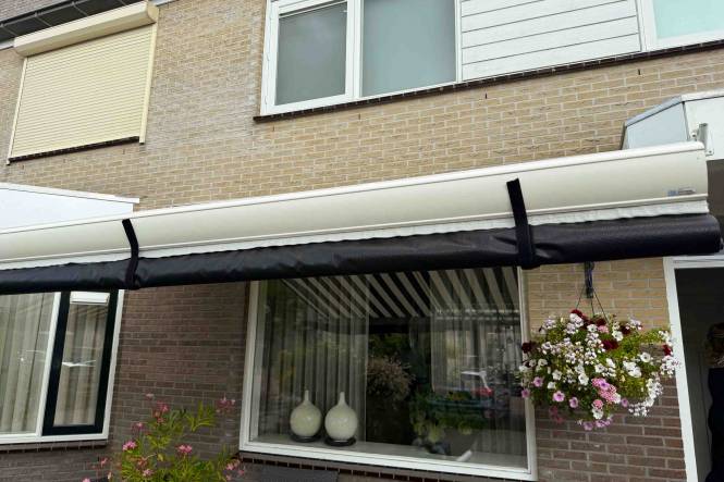 Sonnenschutz ESVO Volant Deluxe 350 Gr/M² 140 cm, schwarz